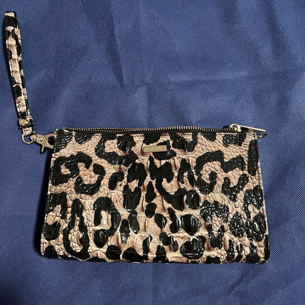 New Brahmin Wristlet bag